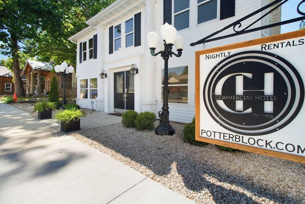 The Commercial Hotel photo 11