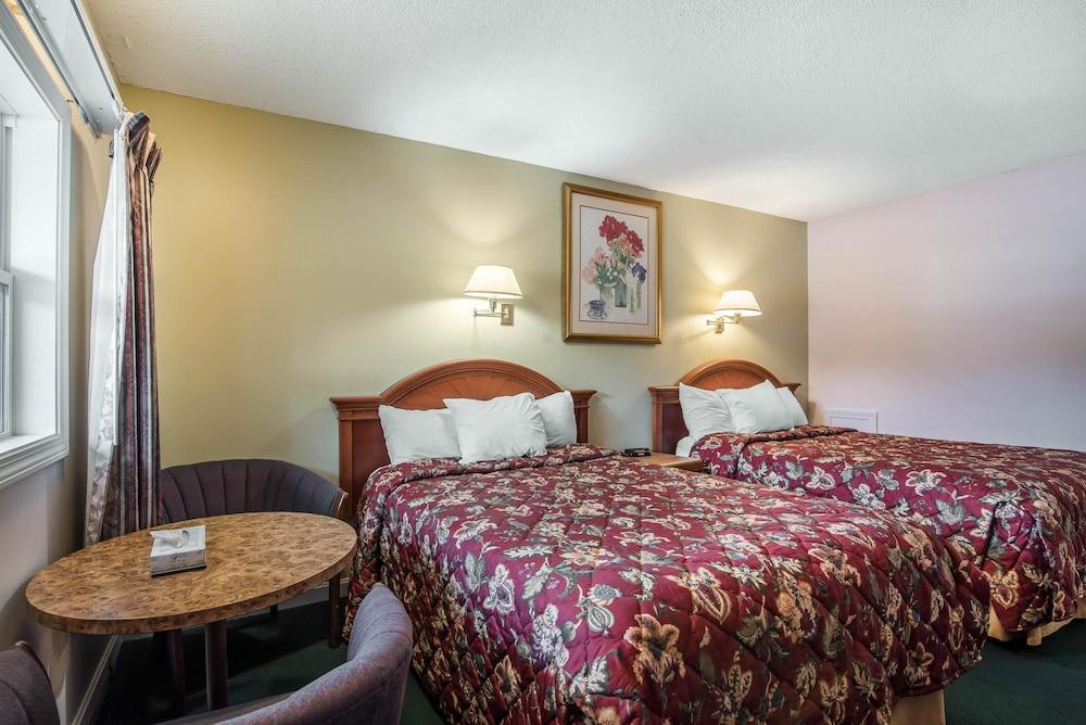Rodeway Inn Bellows Falls photo 24