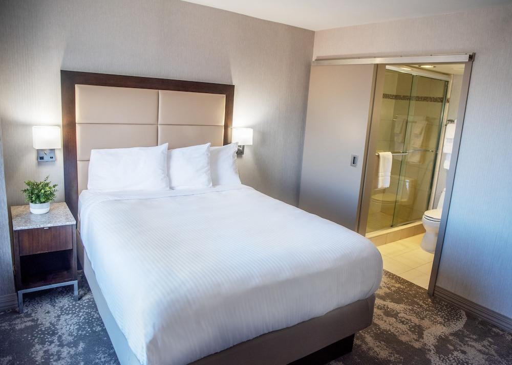 The Madison Concourse Hotel and Governor's Club photo 16