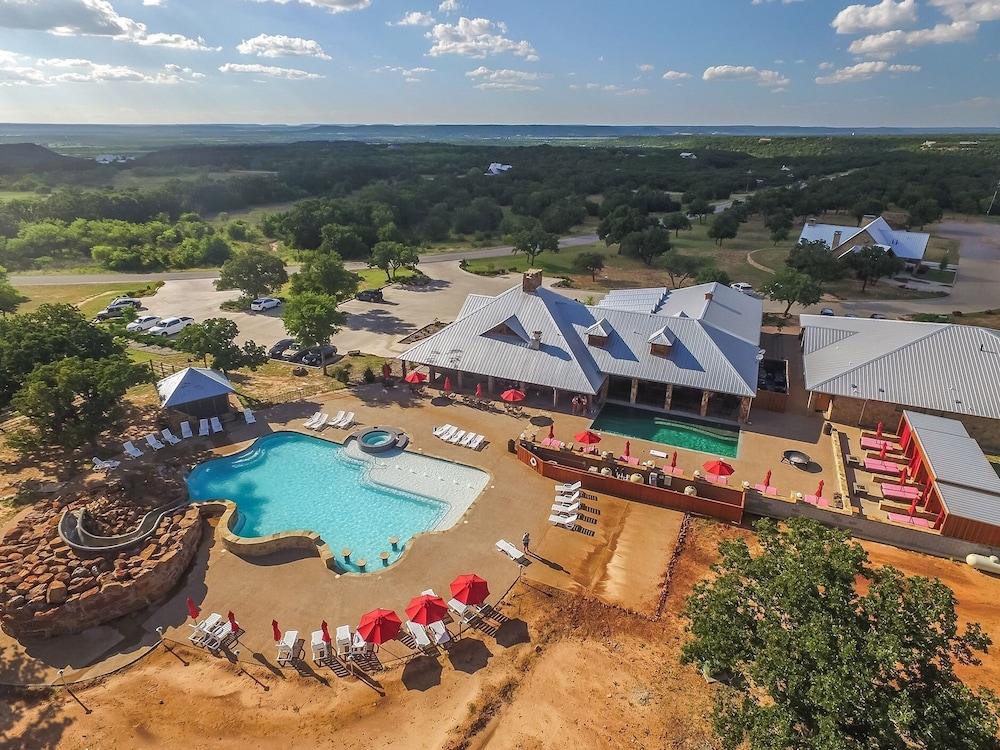 Sundance Club Resort and Spa photo 1