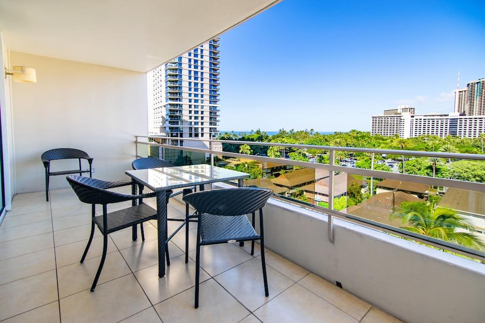 Regency on Beachwalk Waikiki by OUTRIGGER photo 42