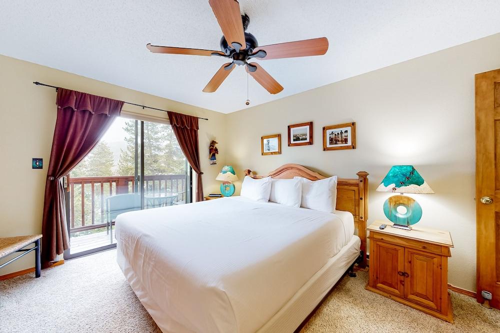 Pine Ridge Condominiums photo 18