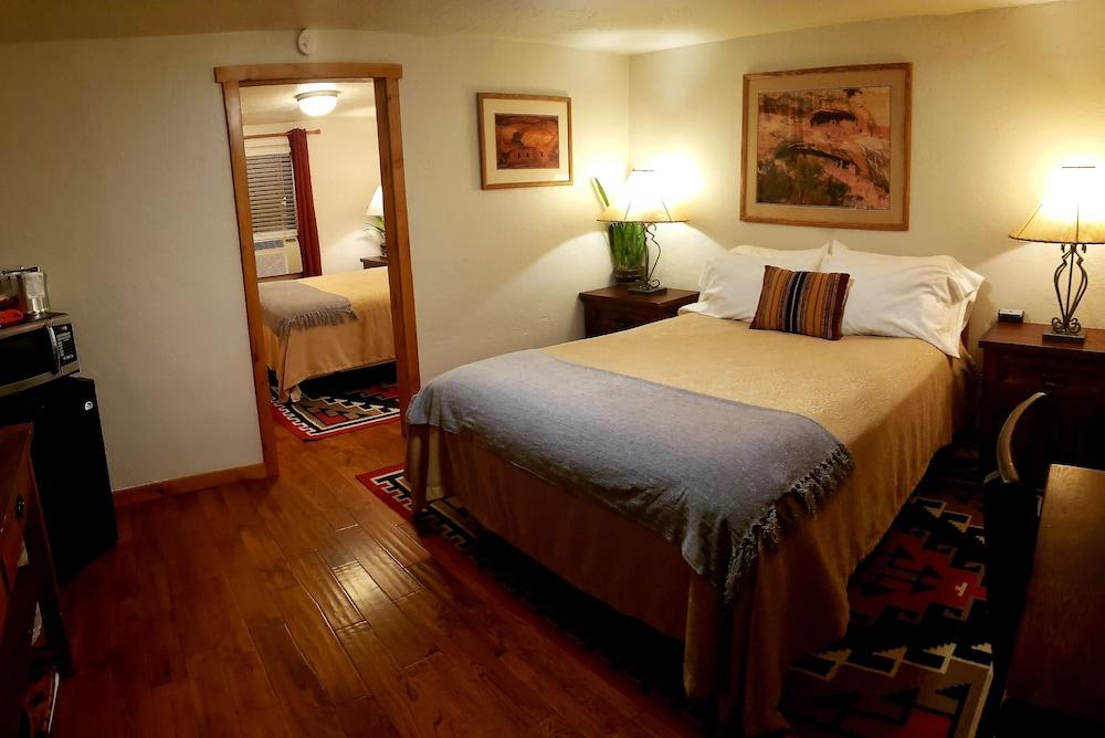 Stone Lizard Lodging photo 4