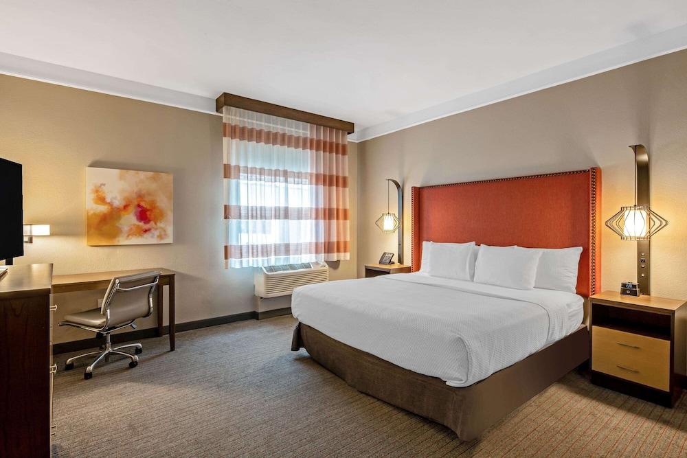 La Quinta Inn & Suites by Wyndham San Francisco Airport N photo 7