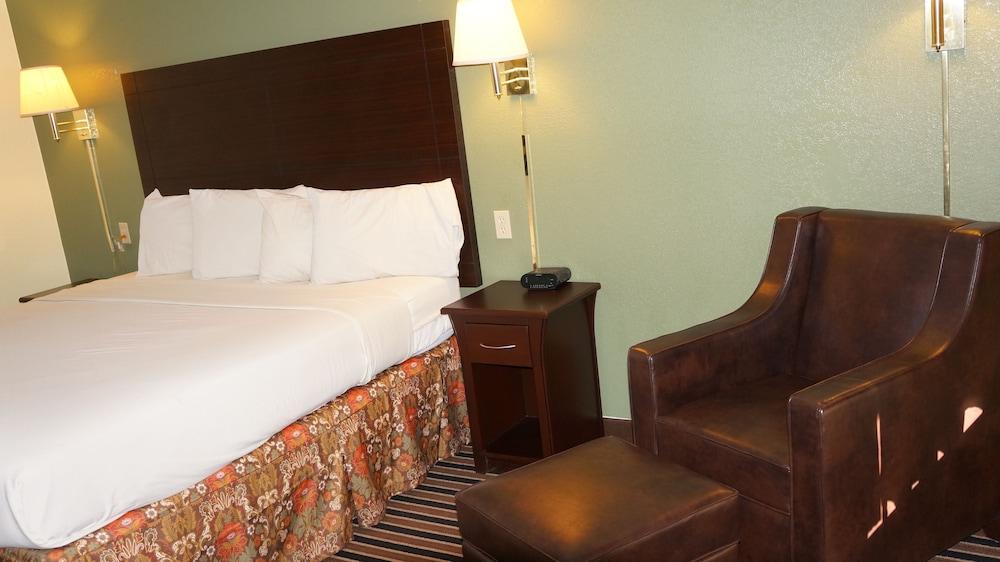 Regency Inn photo 6