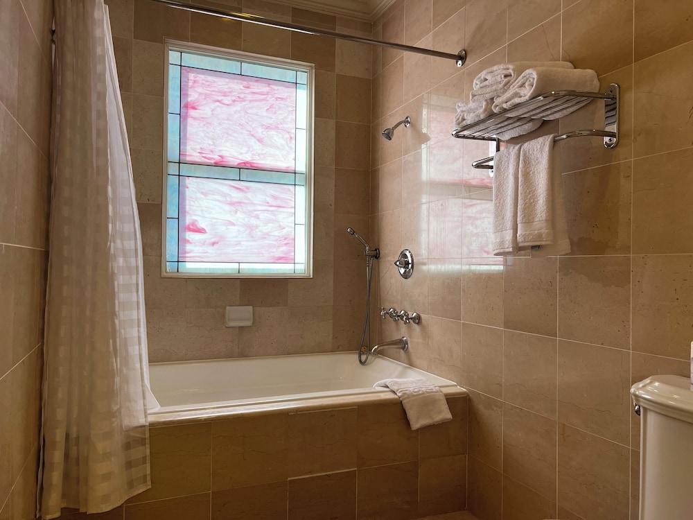The Sterling Hotel photo 26