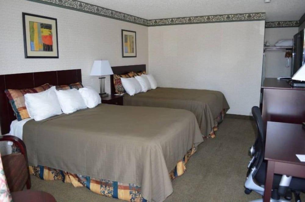 Holiday Motel photo 17