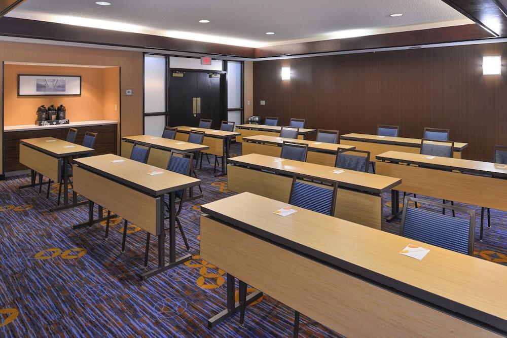 Courtyard Suwanee by Marriott photo 31