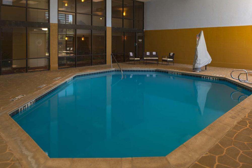 MCM Eleganté Hotel & Suites photo 26