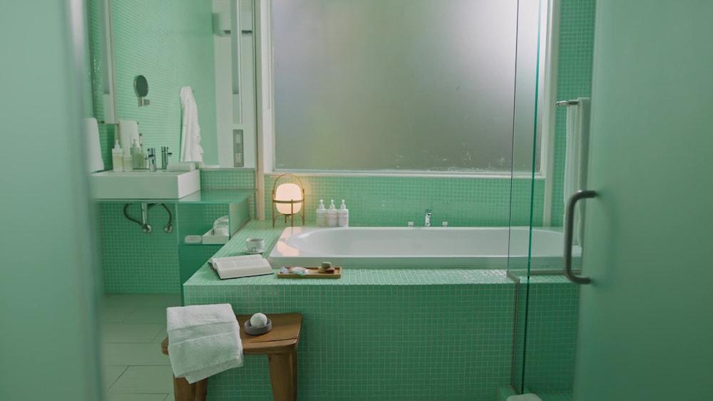 Frame Hotel - Treehouse photo 7