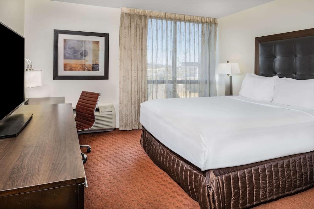 Wyndham Sacramento photo 40