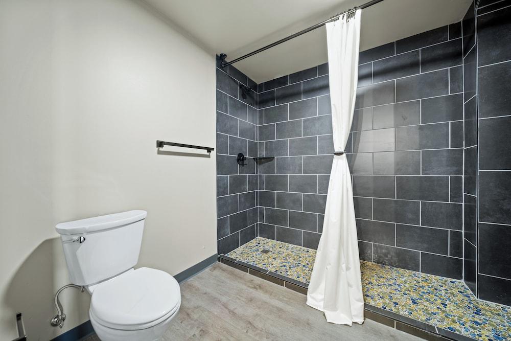 The Suites at Prairie Falls & Event Center photo 38