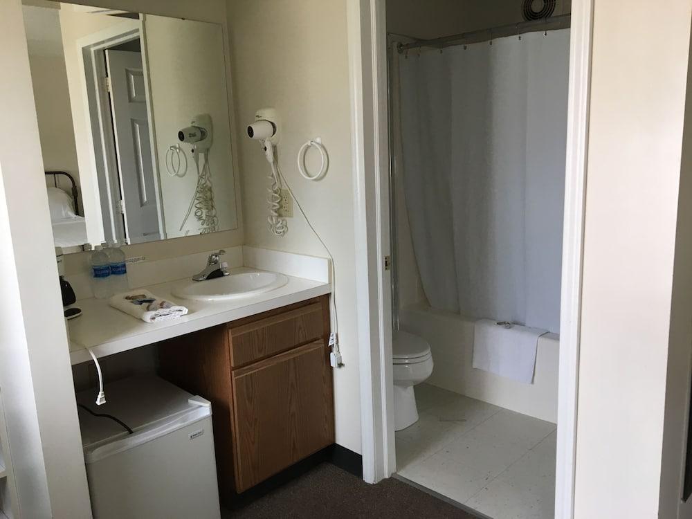 Sugarcreek Village Inn photo 10