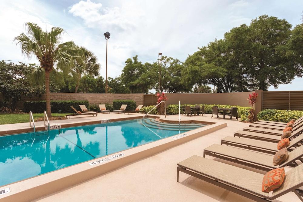 Embassy Suites by Hilton Orlando International Dr ICON Park photo 32