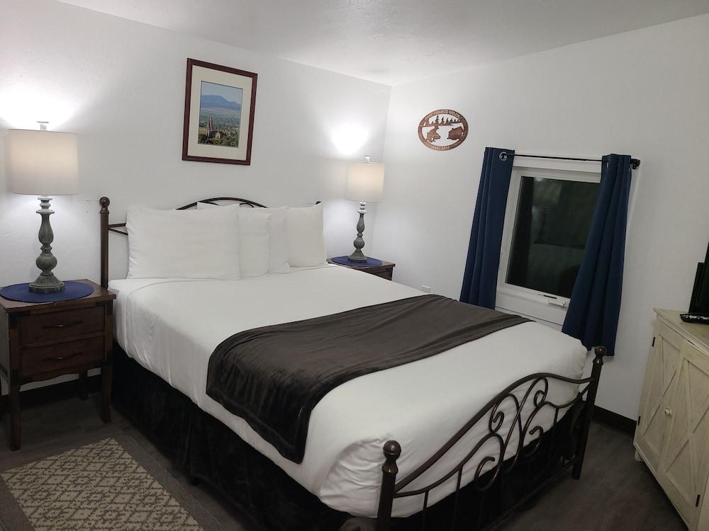 Lamplighter Cabins & Suites photo 13