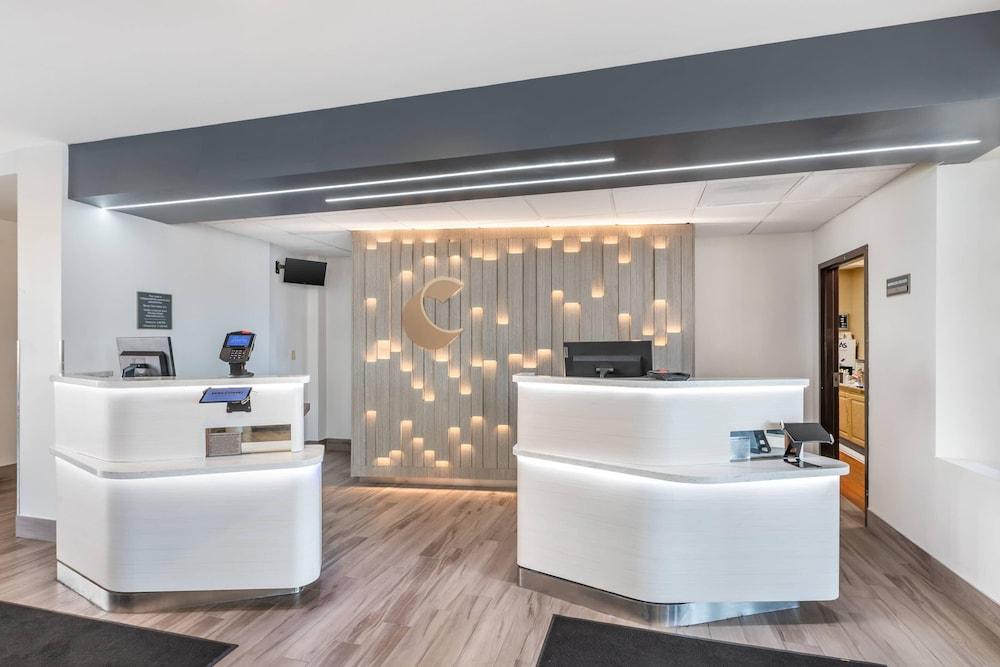 Comfort Inn & Suites Arlington Heights - Buffalo Grove photo 4
