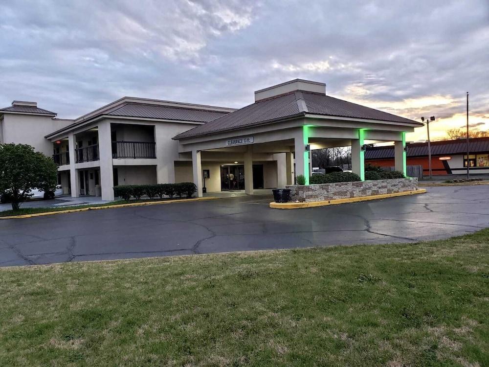 Quality Inn Indianola photo 55