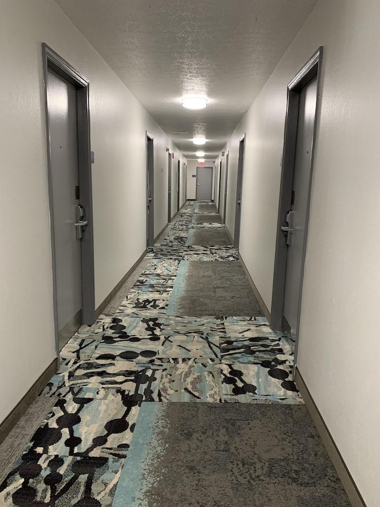 DuPont Suites photo 12