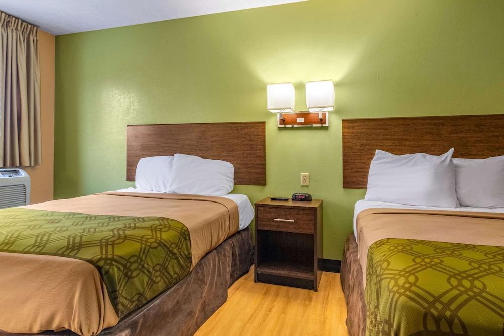 Econo Lodge Kent - Akron West photo 9
