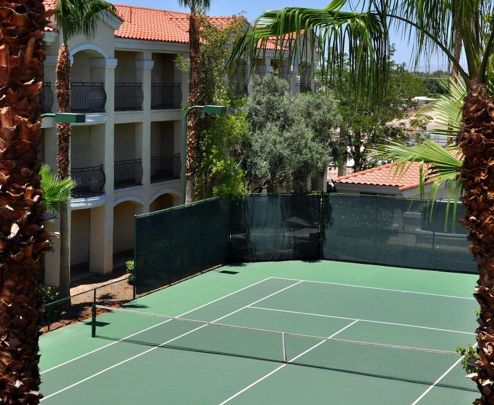 Club De Soleil All-Suite Resort photo 16