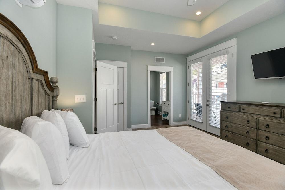 Bransons Nantucket photo 19