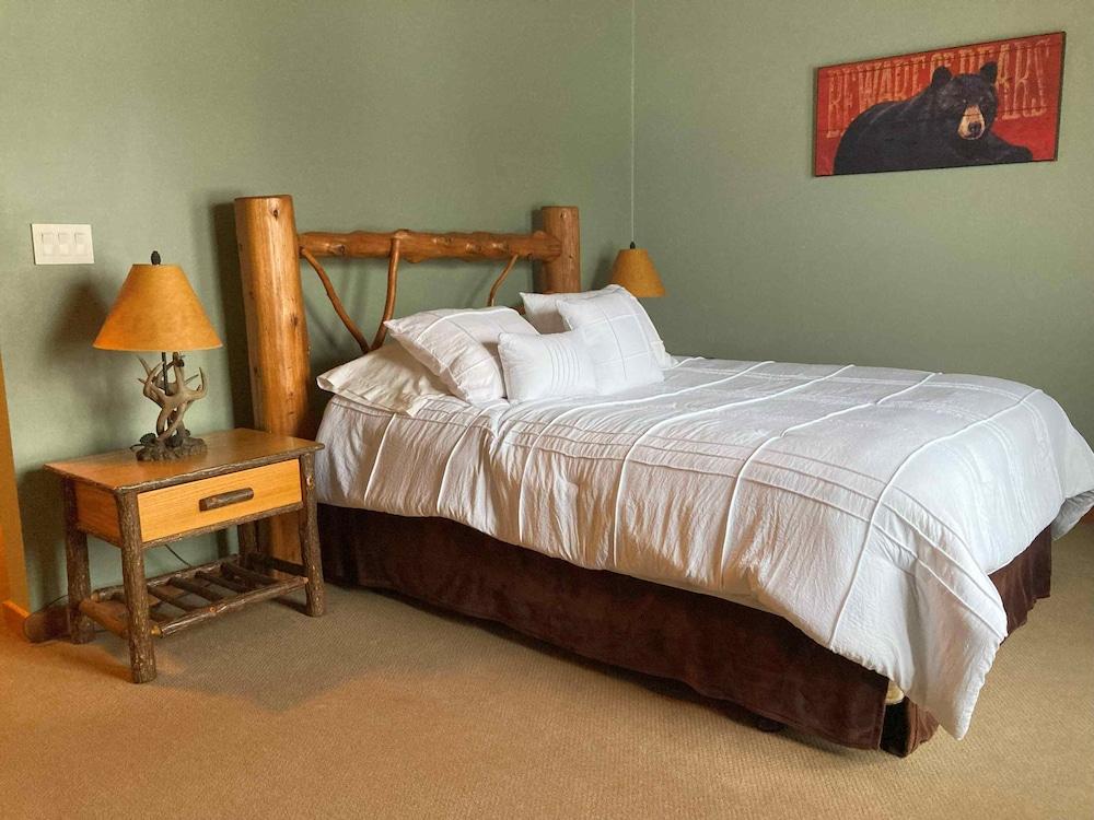 Ampersand Bay Resort photo 48