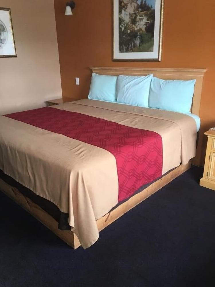 Budget Inn And Suites photo 18