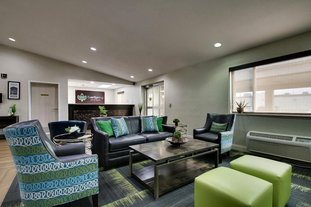 EverSpring Inn & Suites photo 3
