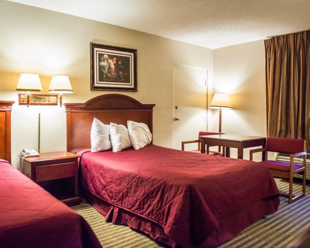 Econo Lodge Panama City St. Andrews photo 7