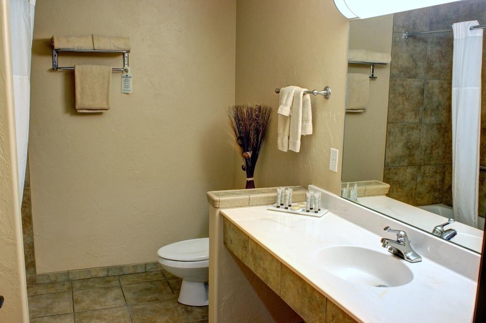 Blue Mountain Inn And Suites photo 11