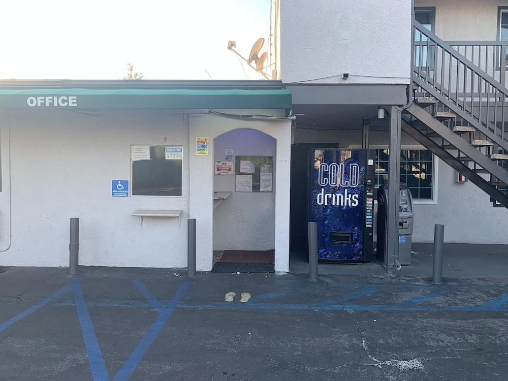 Budget Motel photo 27