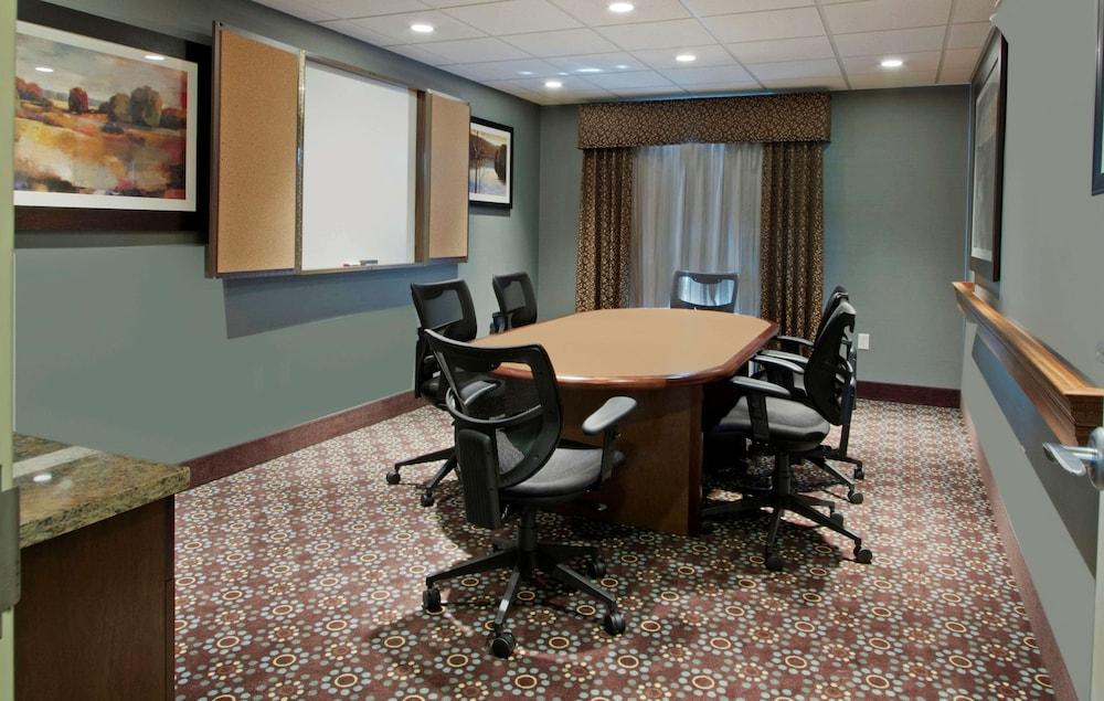 Hampton Inn & Suites Grafton photo 37