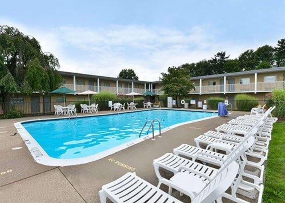 Econo Lodge And Suites Shamokin Dam - Selinsgrove photo 15