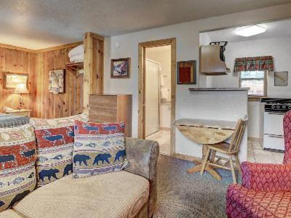 Eagle Fire Lodge & Cabins photo 11