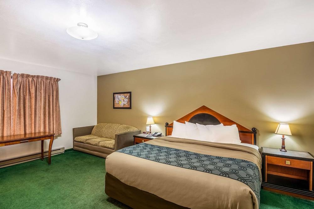 Econo Lodge Waupaca photo 27