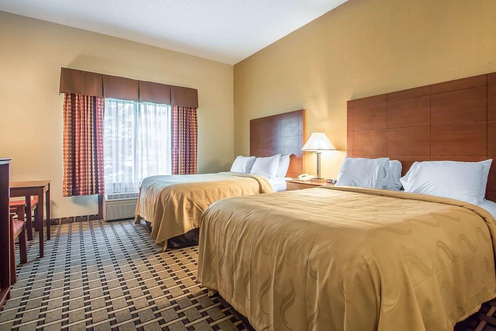 Quality Inn & Suites East Troy I-43 photo 13