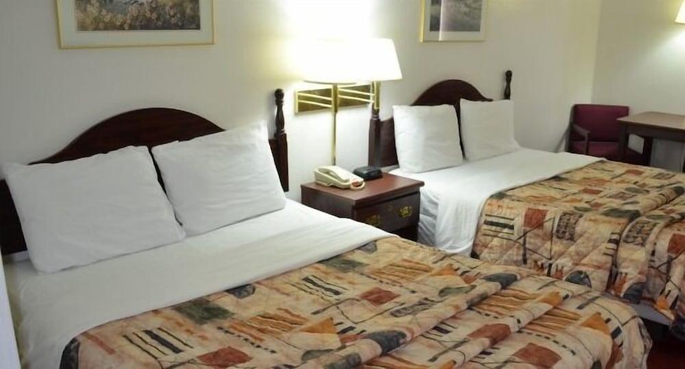 Economy Inn photo 10