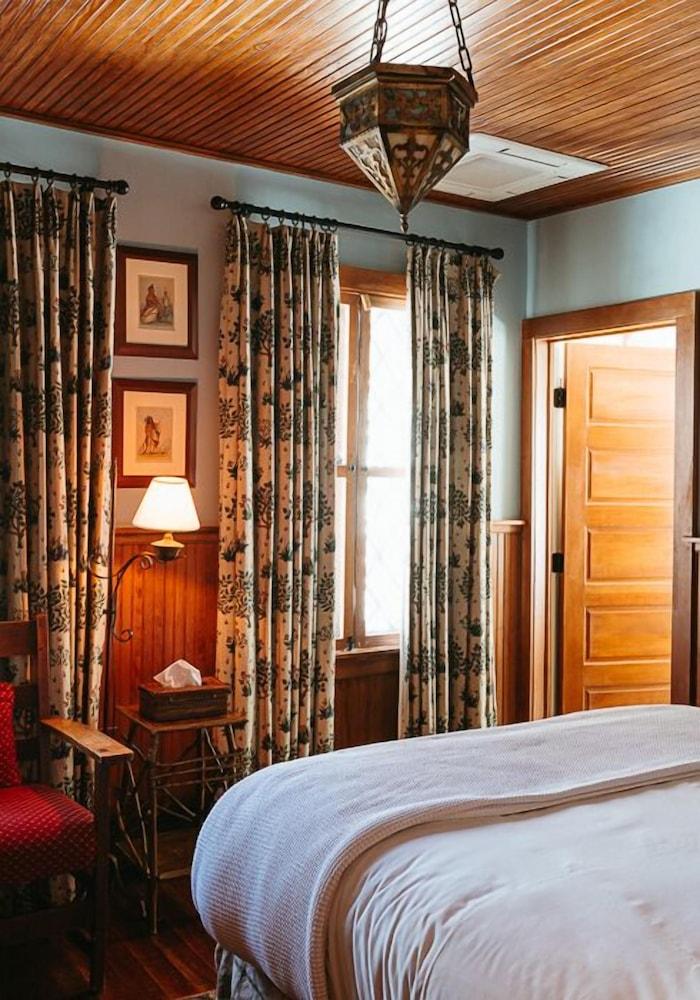 Deer Mountain Inn photo 6