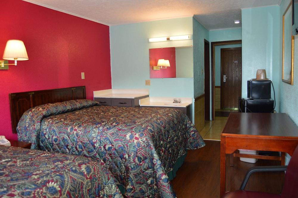 Budget Inn of Claypool Hill photo 6