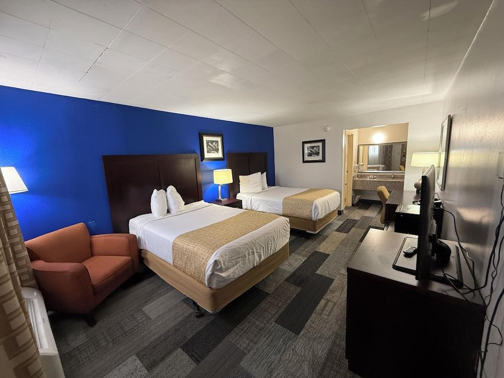 Frontier Inn photo 12