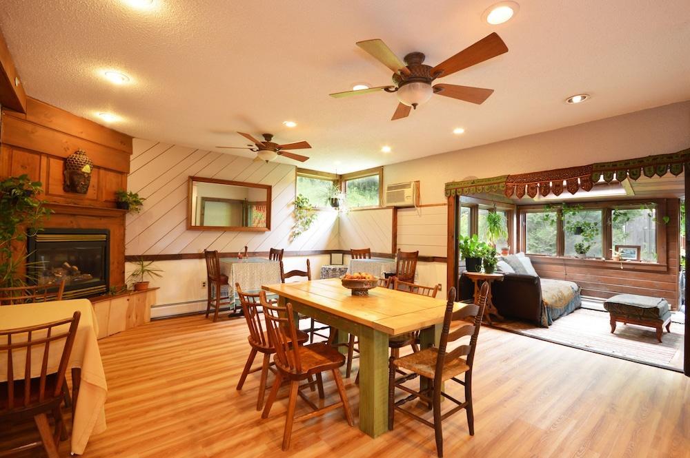 Lotus Mountain Retreat photo 34