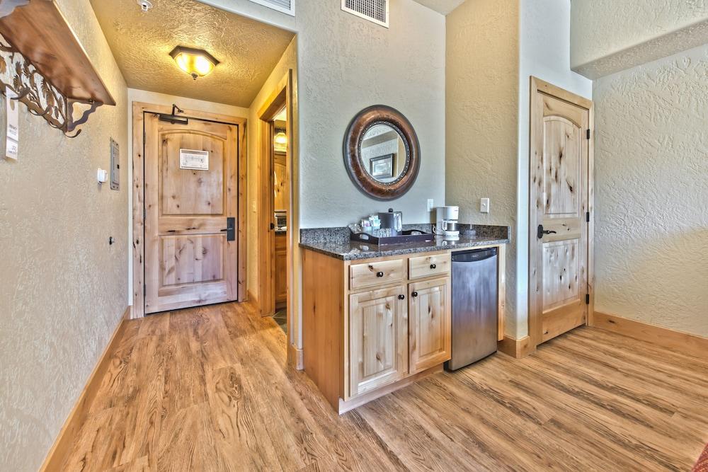 Silverado Lodge photo 65