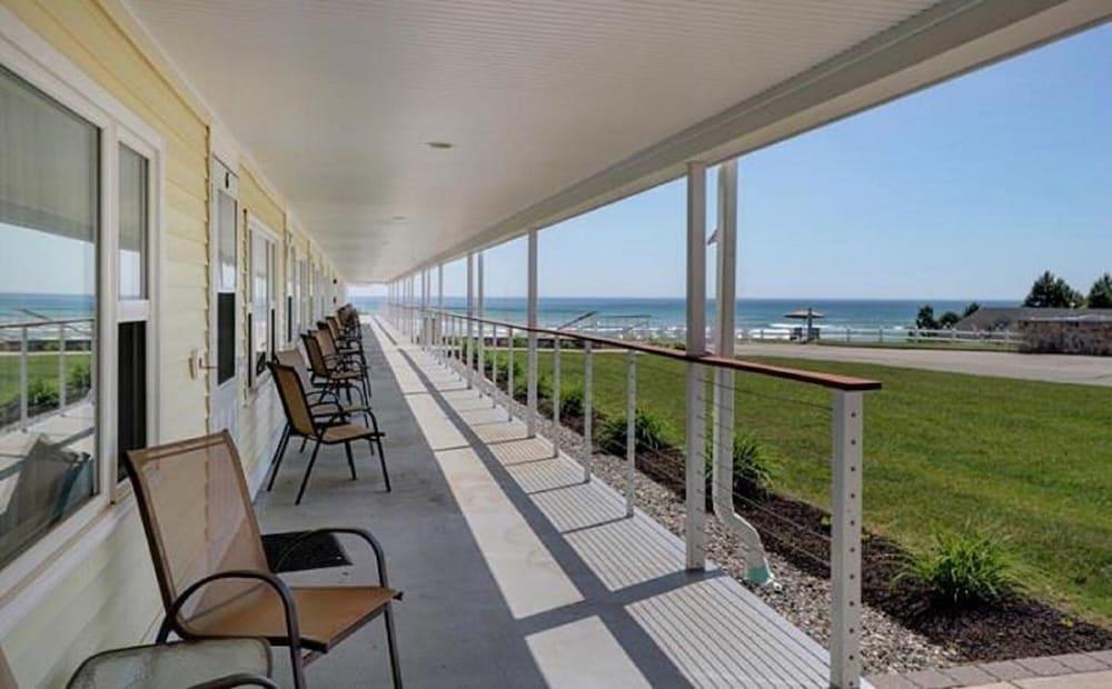 Sea Chambers Motel photo 2