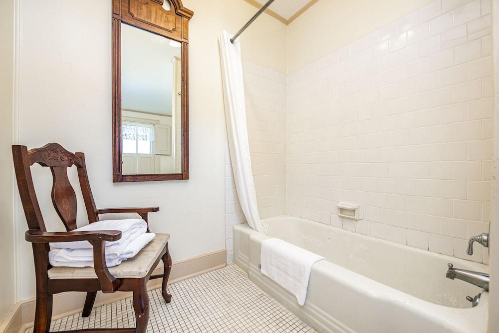 Wayside Inn photo 97