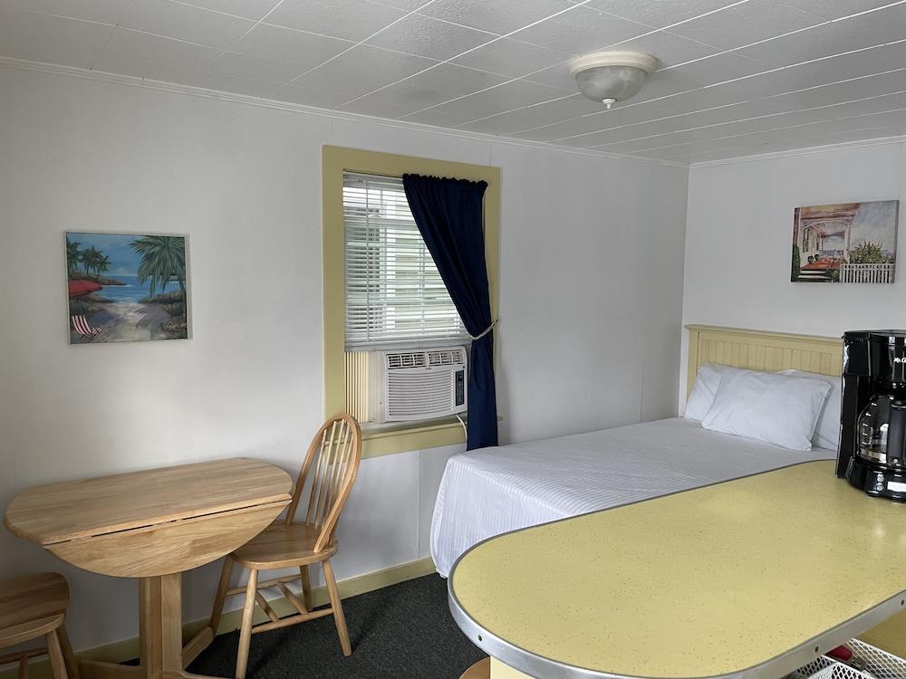 Moontide Motel Cabins & Apartments photo 32