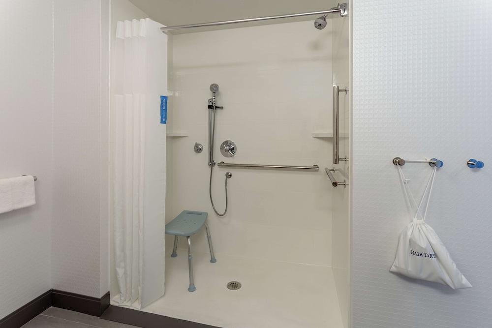 Hampton Inn & Suites Burlington photo 28