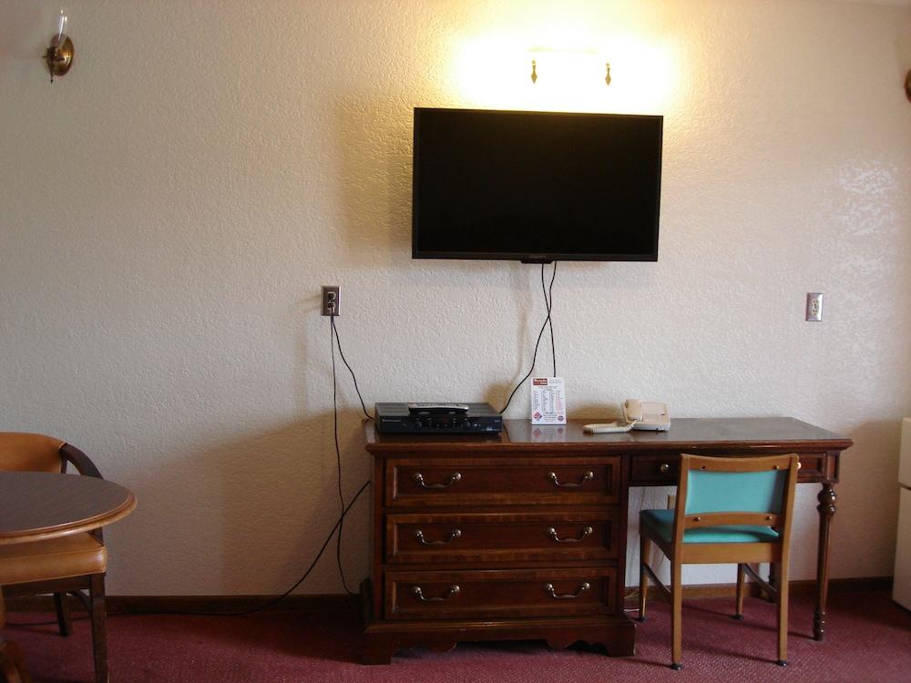 Nevada Inn photo 13