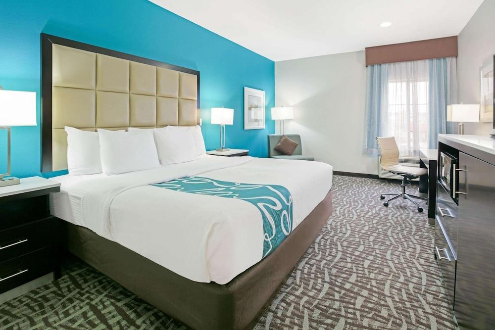 La Quinta Inn & Suites by Wyndham Paris photo 16