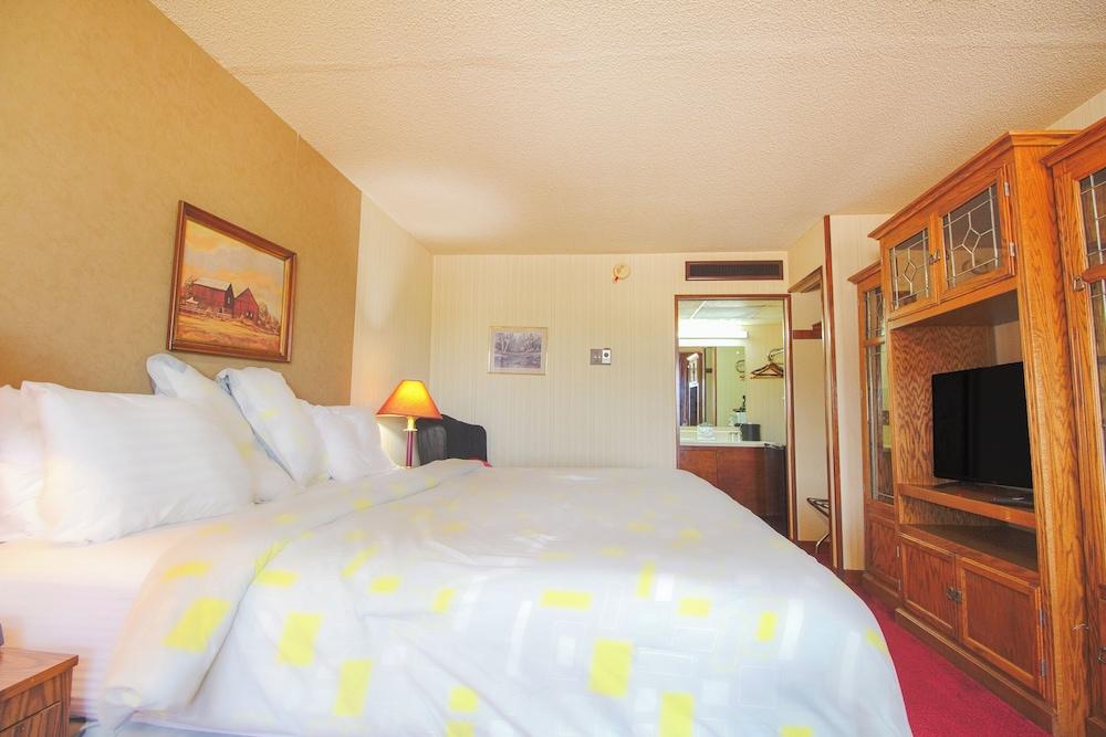 HomeTown Inn by OYO - Liberal, KS photo 22