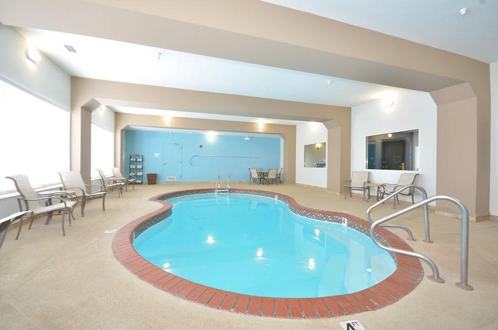 Holiday Inn Express & Suites Farmington by IHG photo 36